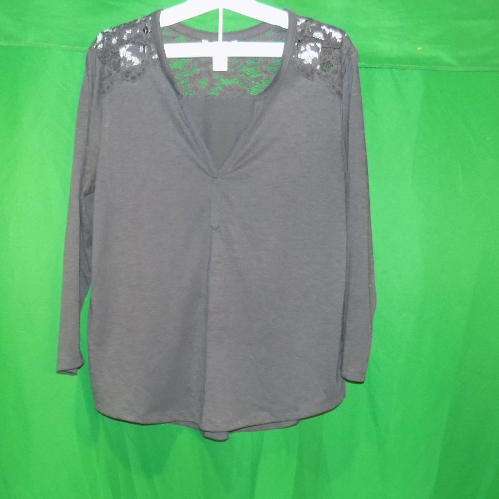 H&M Woman's Gray Lace top Blouse (S)